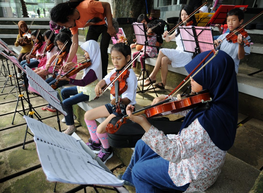 Kursus Memainkan Alat Musik - beritadaerah.co.id