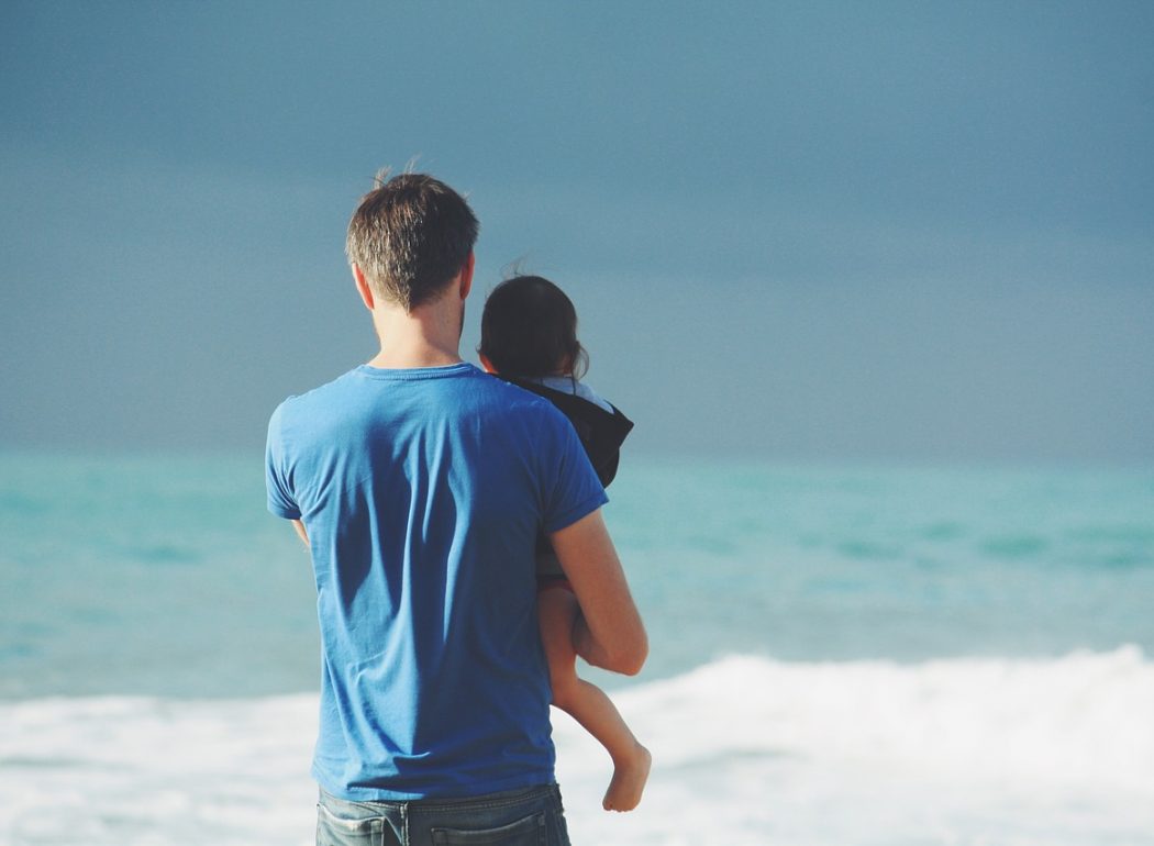 Barang untuk ke pantai bersama anak